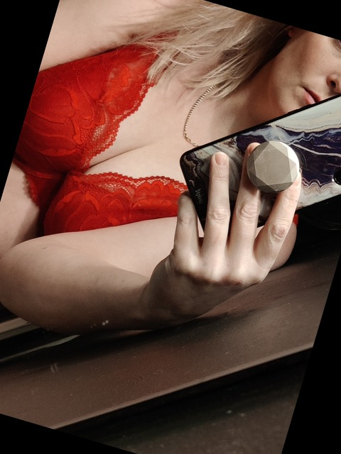 Header of aghata_adore