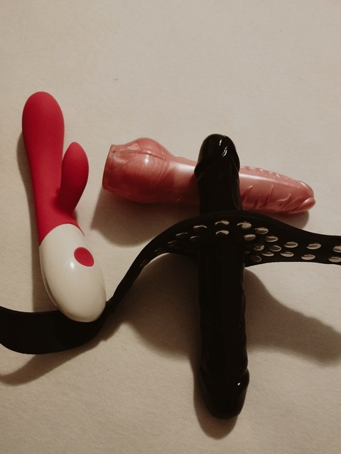 Header of blondblind