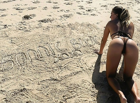 Header of bonnieblue_xo