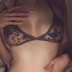 cosmicdarlinggg (Cosmic 💫) OnlyFans Leaks 

 profile picture