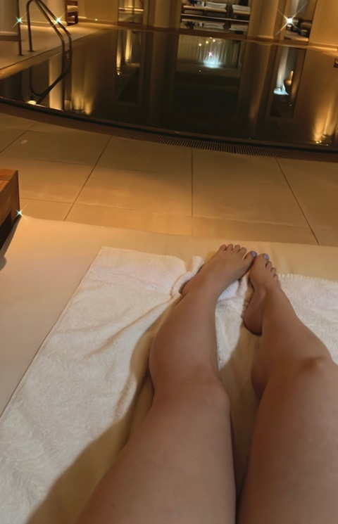 Header of elviracutefeet