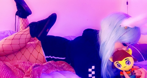 Header of emmamaybytez