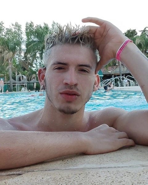 Header of fabian22hot