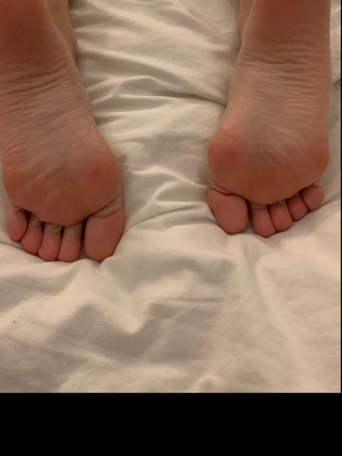 Header of feetmesabrina