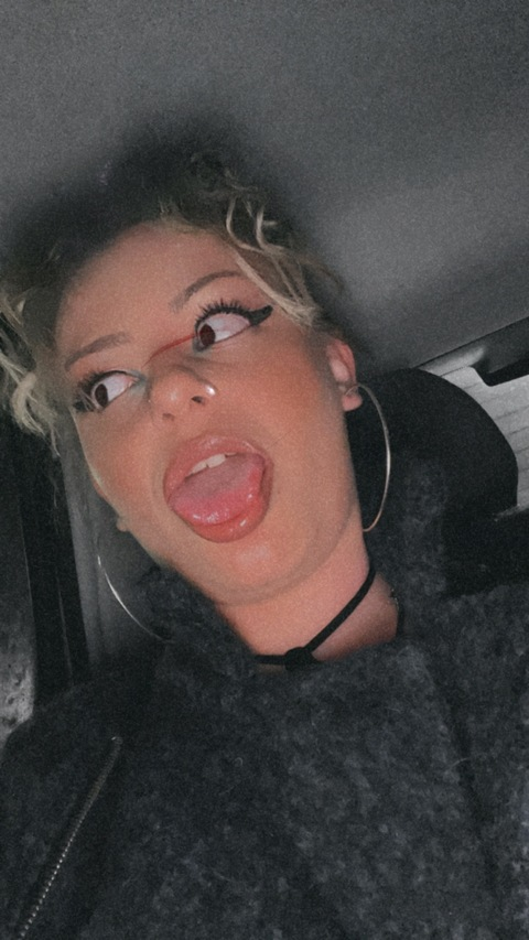 Header of gabriellazah