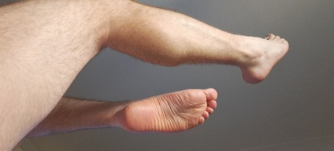 Header of guyefeet