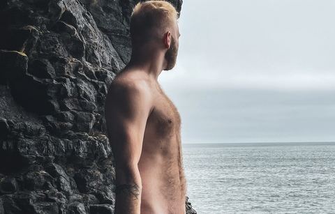 Header of hairycollegedude21