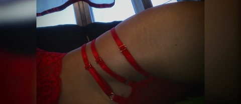 Header of hottie.girly