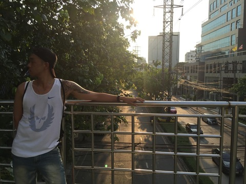 Header of huang-black