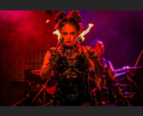 Header of itslucybitch