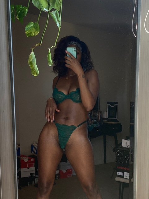 Header of juicyshycurvy