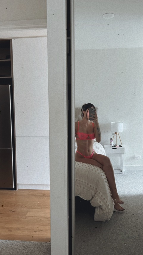 Header of kiahzara