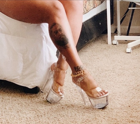 Header of misshoneyyd