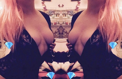 Header of missqueenieee