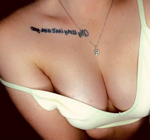 Header of mrslittlemissinnocent