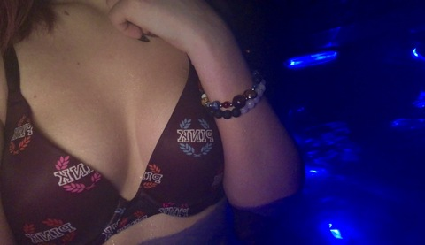 Header of naomicakes420