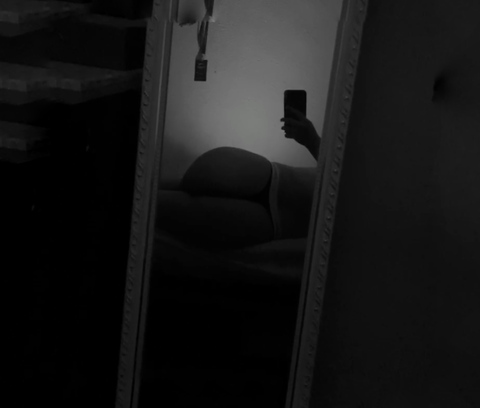 Header of nikkitasanders