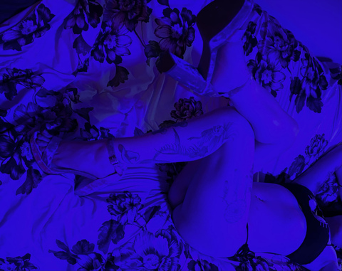Header of onlyfans_em
