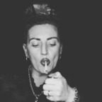 Download queendofficial OnlyFans content for free 

 profile picture