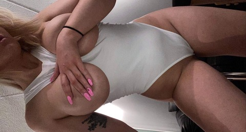 Header of queenyxox