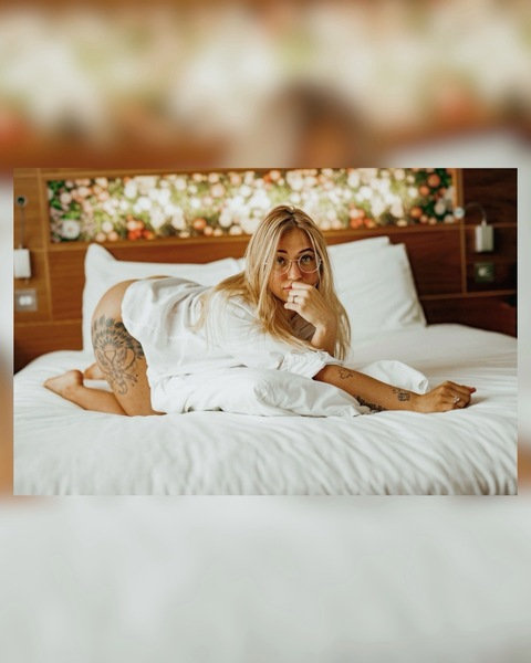 Header of rebekarose