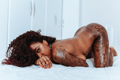 Header of rozilenearaujoo