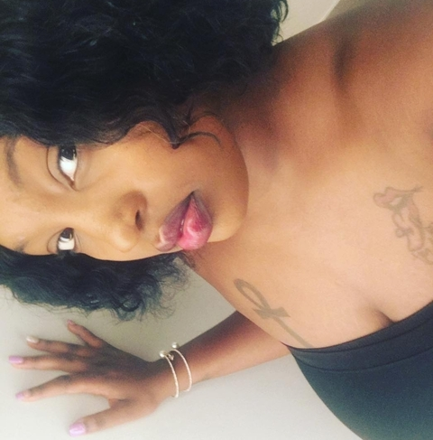 Header of sassypantz