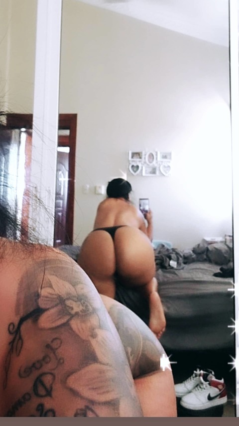 Header of sexyliz