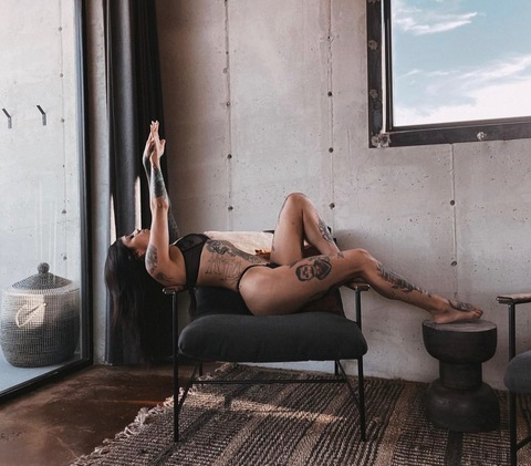 Header of thiccanyspears