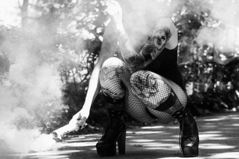 Header of troubles90