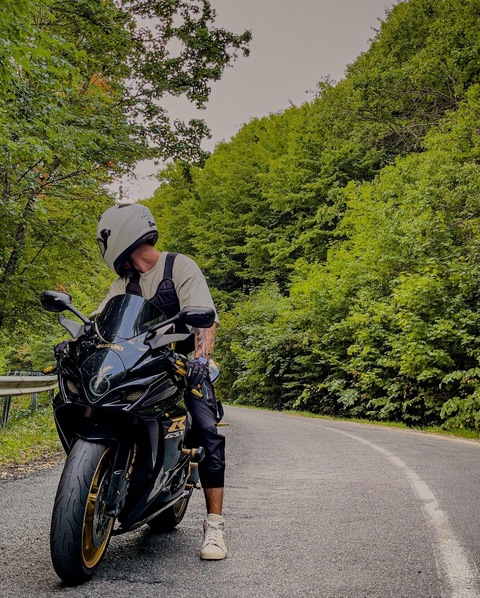 Header of troyachill