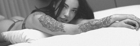 Header of xlauradanielax